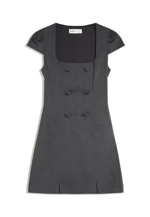 Robe gris foncé à manches courtes avec encolure carrée, boutons recouverts de tissu double boutonnage et petites fentes devant à l'ourlet.