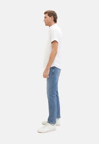 TOM TAILOR JOSH FIVE-POCKET-STYLE - Blugi drepți - hellblau