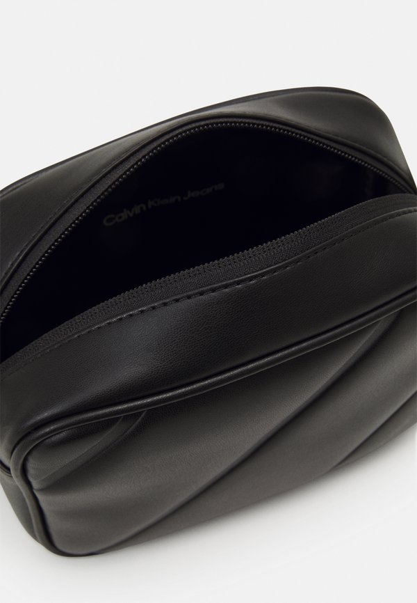 QUILTED CAMERABAG - Cross body bag4