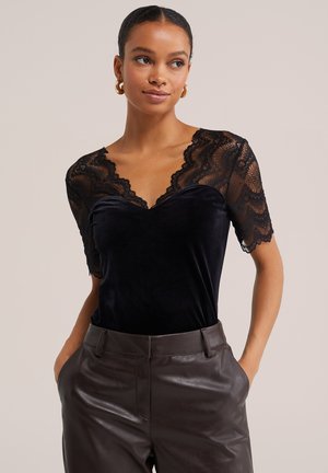 WE Fashion, Blouse - black