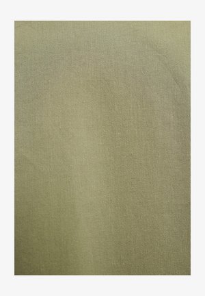 Olivovo zelená tkanina s jemným tkaním, matným povrchom a jemnou textúrou, vhodná na rôzne textilné aplikácie.