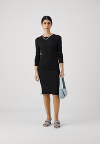 Vero Moda Petite VMLAVENDER O NECK DRESS - Trikoomekko - black