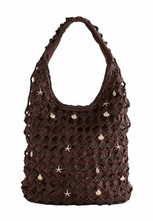 Hnedá háčkovaná kabelka na rameno s vnútornou podšívkou, ozdobená malými mušľami a príveskami v tvare hviezdice po celej tkanine.