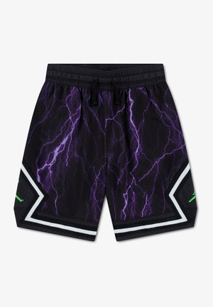 Pantalones cortos deportivos negros con estampados de rayos morados, ribete en blanco y negro en forma de espiga, y cintura con cordón.