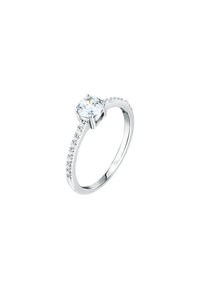 Anello di fidanzamento in argento con una pietra centrale tonda e molteplici piccole pietre accentuate lungo la fascia, che presenta una finitura lucida.