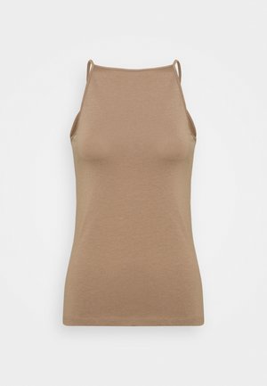 Braunes, figurbetontes Tanktop aus weichem, glattem Stoff. Verfügt über dünne, verstellbare Träger und ein schlichtes, minimalistisches Design ohne sichtbare Muster.