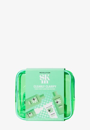 SKIN by Revolution REVOLUTION SKIN CLEARLY CLARIFY 4 STEP STARTER KIT - Skincare Set