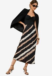 Trapecinis sijonas - black ombre