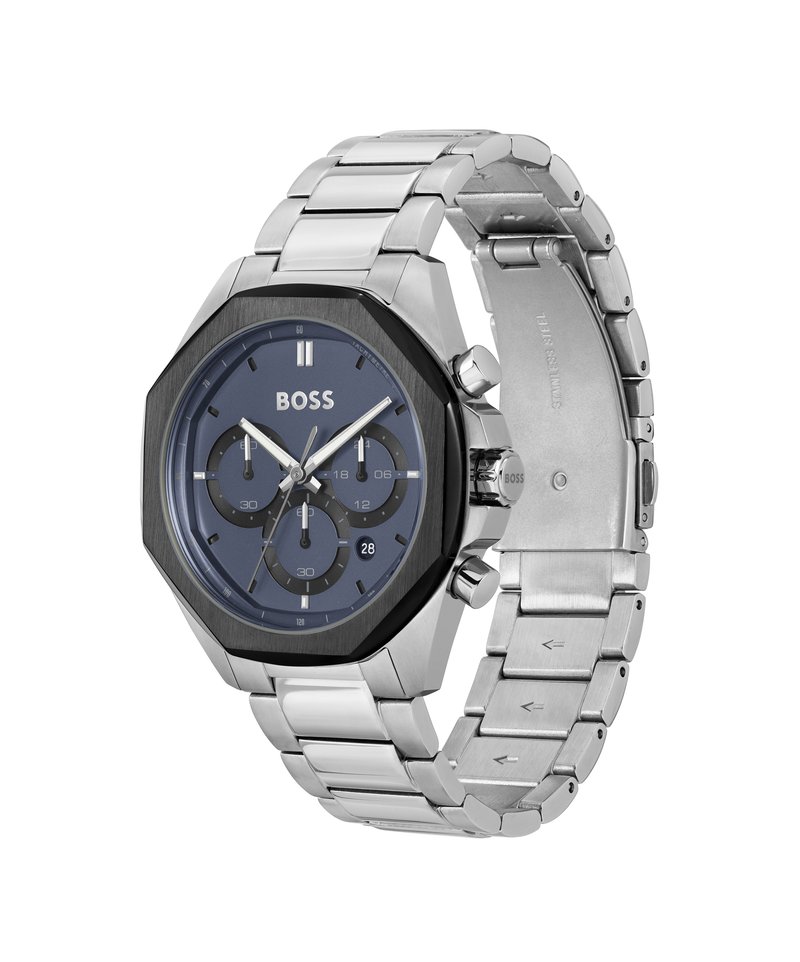Reloj de acero inoxidable plateado con una caja octagonal, esfera azul marino, tres subesferas y una ventana de fecha. Presenta un diseño de pulsera enlazada.