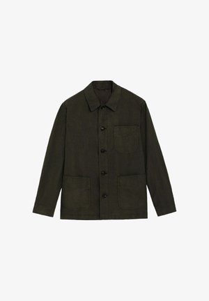 Chaqueta verde oscuro con botones, con cuello y tres bolsillos delanteros, mostrada sobre un fondo blanco.