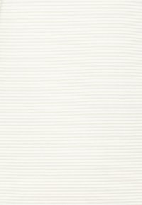 Helle Cremestoff mit subtilen horizontalen Streifen. Die Textur wirkt glatt, und das Material ist wahrscheinlich weich und dehnbar.