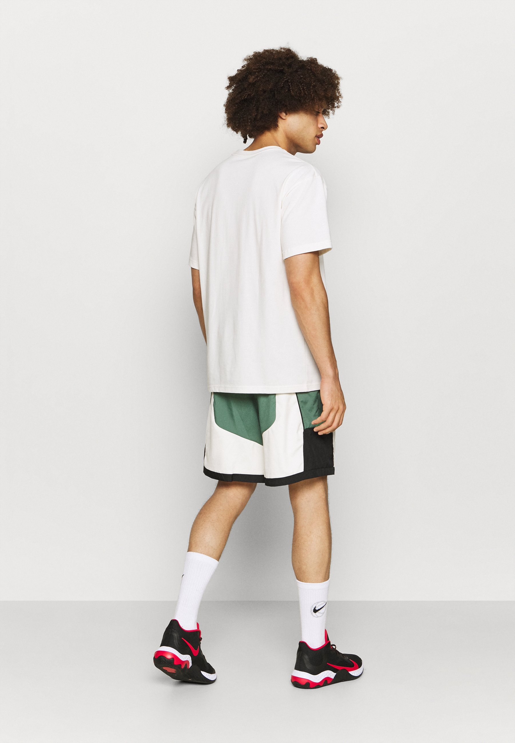 Nike Performance THROWBACK SHORT 