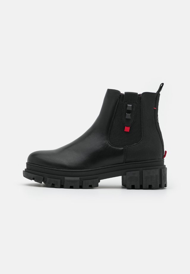 Platform ankle boots - black