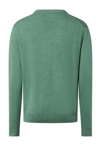 Groene gebreide trui met een ronde hals, lange mouwen en een gladde textuur. Heeft een eenvoudige uitstraling zonder patronen of versieringen.