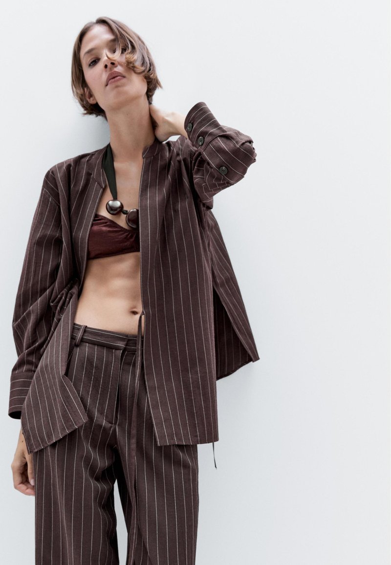 Massimo Dutti FLOWING PINSTRIPE - Giacca leggera - bordeaux