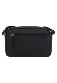 Borsa rettangolare nera realizzata in materiale liscio, con una tasca frontale con zip, tracolla regolabile e design semplice senza loghi visibili.