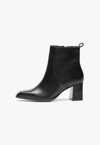 Unselected, black
