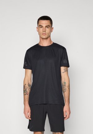 Schwarzes Sport-T-Shirt aus leichtem, feuchtigkeitstransportierendem Material. Mit kurzen Ärmeln und Logo- Akzenten an den Ärmeln.