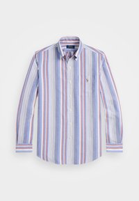 Camisa de botones a rayas en azul, blanco y rojo. Presenta un bolsillo en el pecho con un logo, diseño con cuello y mangas largas con puños abotonados.