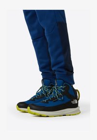 Valgt, hero blue/black