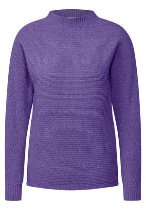 Pull en maille côtelée violet avec un col montant et des manches longues. Texture douce avec un motif constant sur l'ensemble. Pas d'accents marquants.