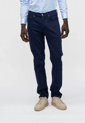 Tommy Hilfiger, DENTON SLIM STRAIGHT GARMENT DYED JEANS - Дънки с прав крачол - navy
