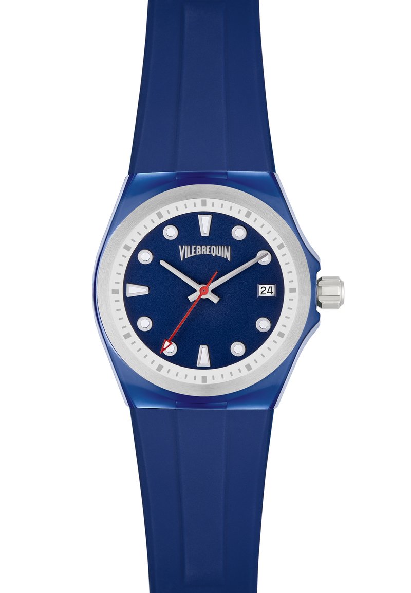 Reloj de silicona azul de Vilebrequin con caja octagonal, esfera azul marino, acentos plateados, marcadores de hora blancos y segundero rojo. Pantalla de fecha a las 3 en punto.