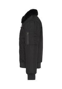 Sort bomberjakke med pelskrave, sidelommer med lynlås, ribstrikkede manchetter og et struktureret stof, der har en strømlinet silhuet.