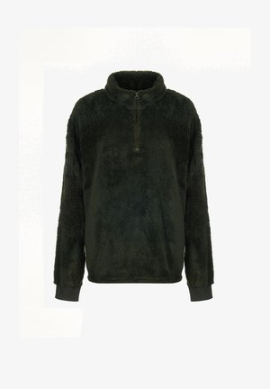 Dunkelgrüner, fuzzi Fleece-Pullover mit langen Ärmeln, halben Reißverschluss vorne und gerippten Bündchen auf weißem Hintergrund.
