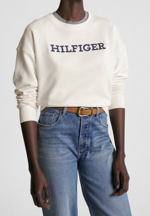 Collegepaita - white