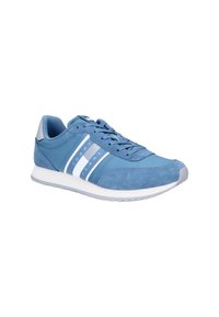 Zapatos deportivos azules con materiales de ante y tela. Presentan tres rayas blancas y una suela de goma blanca. Punta redonda y diseño con cordones.