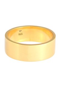 Anello in argento sterling color oro con una fascia liscia e piatta, contrassegnato con "925" per il contenuto d'argento. Finitura lucida e bordi arrotondati.