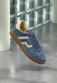 Δεν επιλέχθηκε, vintage blue