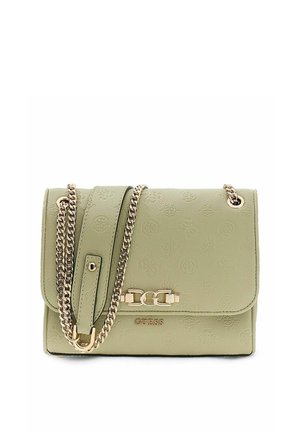 Sac à main Guess vert clair avec motif de logo en relief, bandoulière chaîne dorée et fermoir doré sur le rabat avant.