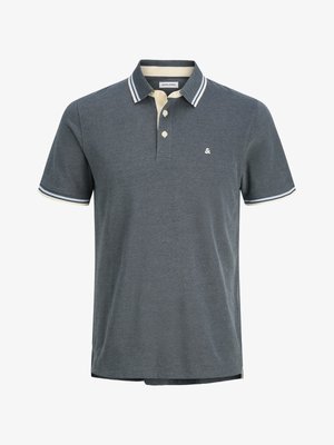 Polo pour homme en gris foncé avec un tissage texturé. Doté d'un col crème avec des rayures navy et d'une patte de boutonnage à trois boutons. Petit logo sur la poitrine.