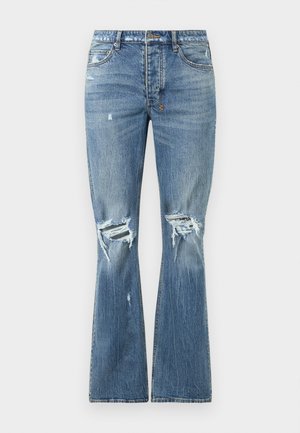 Ljusblå denimflared jeans med slitna detaljer vid knäna, blekt textur och standard midjeresår med bältesömmar.