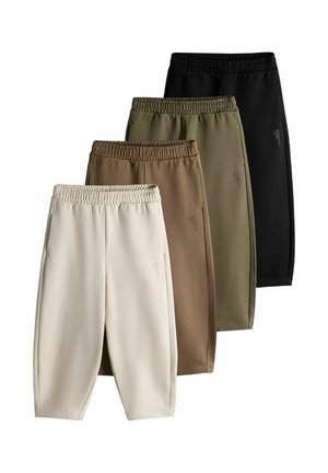 Fire par elastiske bukser med elastik i taljen i beige, brun, olivengrøn og sort, lagt ovenpå hinanden og vist forfra.