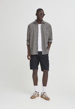 BHCRIXUS - Shorts - black