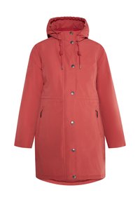 Cappotto impermeabile rosso con cappuccio, bottoni a pressione, tasche laterali con zip e cordoncino elastico attorno al collo. La lunghezza arriva a metà coscia.