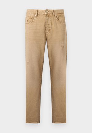 Blugi bej cu croială dreaptă, buzunare frontale, bucle pentru curea și detalii subtile uzate pe coapse și genunchi.