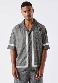 Non selezionato, olive foncé