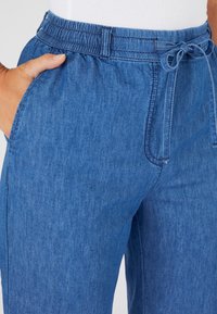 Damart Vaqueros rectos - Medium Denim