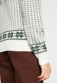 VILA Strickpullover - green