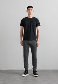Ron Dorff PIPING - Basic T-shirt - black