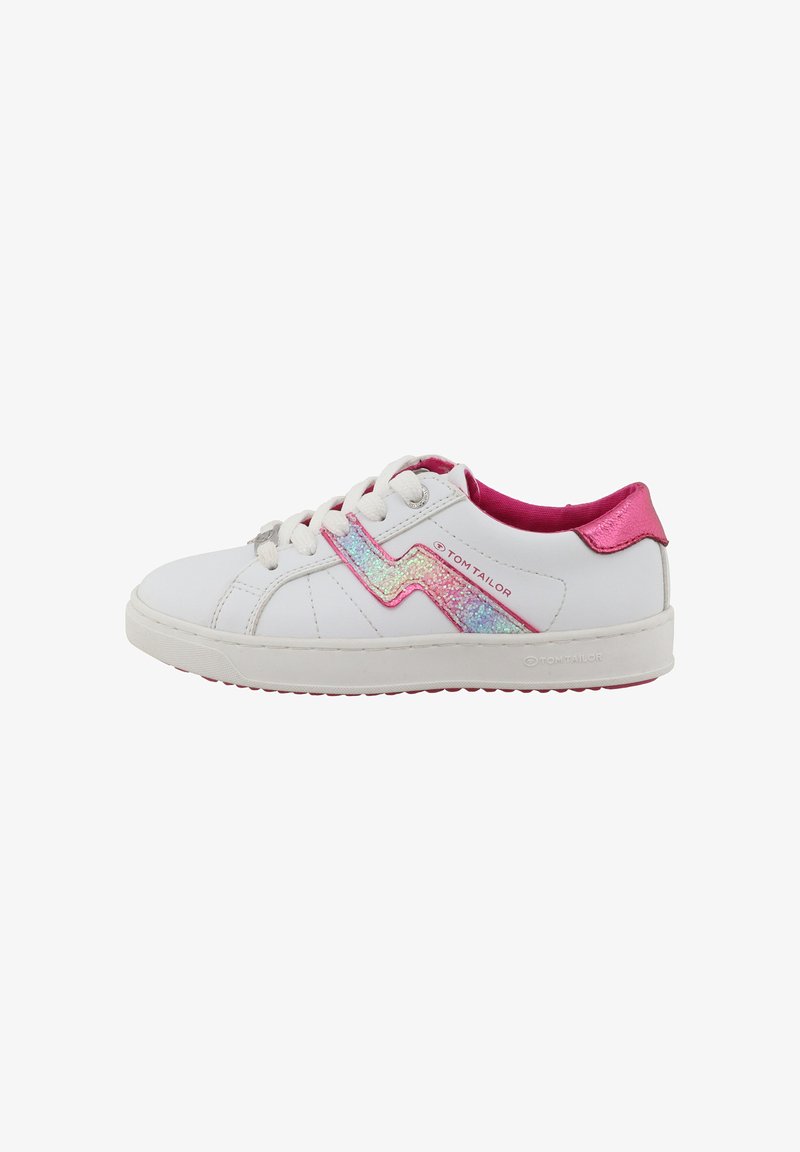 Weißer Sneaker mit pinkfarbenen Akzenten, metallischem Absatz und irisierendem Zickzack-Design an der Seite. Verfügt über weiße Schnürsenkel und eine profilierte Gummisohle.