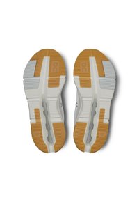 On CLOUDNOVA FORM 2 - Sportcipő - white ivory