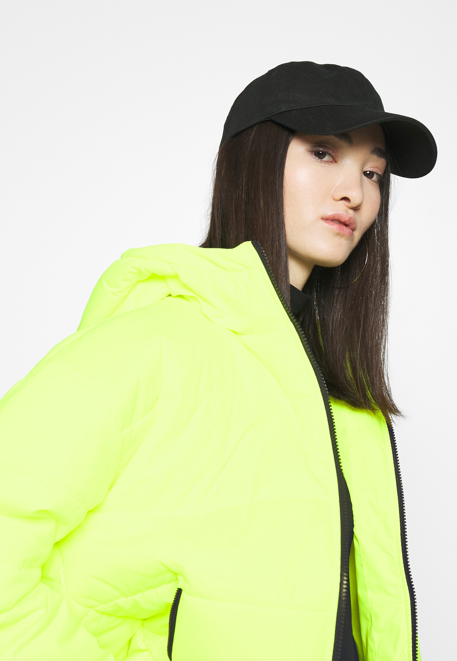 Nike Sportswear CORE Allvädersjacka voltblack Zalando.se Nike Sportswear CORE Allvädersjacka voltblack Zalando.se