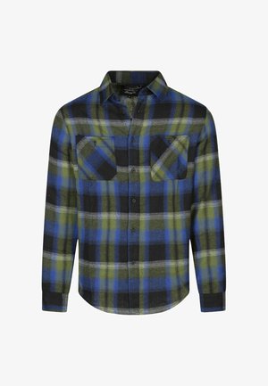 Chemise en flanelle à carreaux verts, bleus et noirs avec des manches longues, un devant à boutons, deux poches poitrine et un col classique. Texture douce.