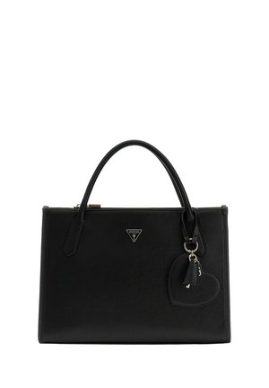 Sac à main Guess en cuir noir avec double anses, plaque triangulaire du logo et pendentif porte-clés en forme de cœur sur fond blanc.