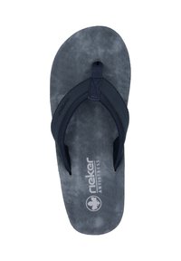 Sandale en tongs bleu marine avec une semelle intérieure texturée, semelle en caoutchouc et une lanière sombre. Présente le logo "rieker antistress".